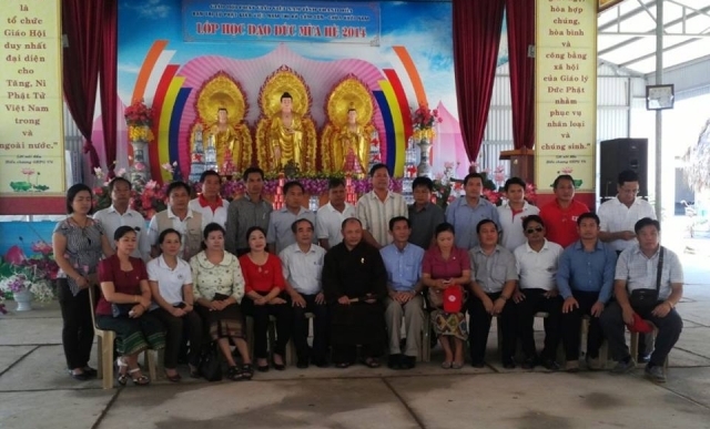 Central Laos Red Cross Society delegation visits Sam Son Buddhism